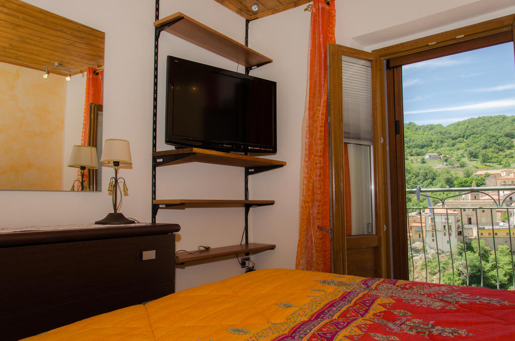 B&B La Perla Nelle Dolomiti Castelmezzano Szoba fotó